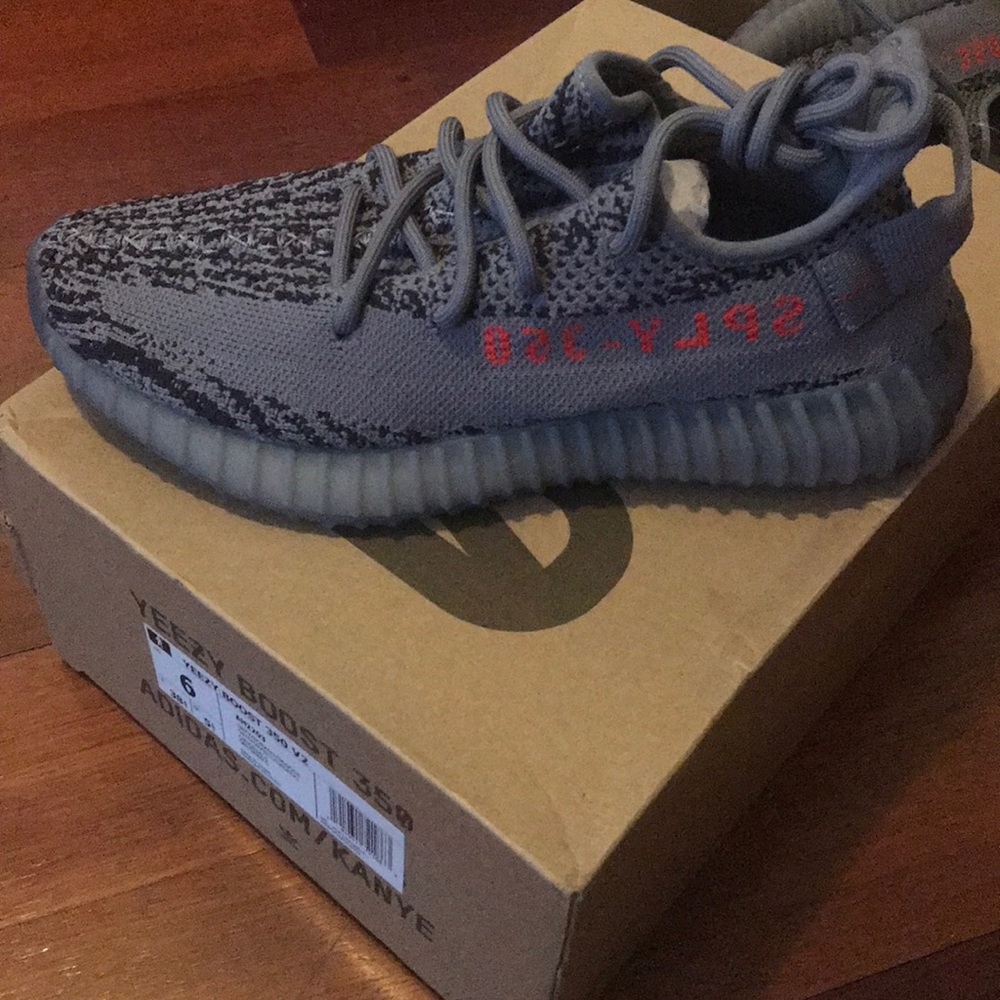 Size 6 Yeezys Belugas NEVER WORN...